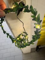 200 cm + 30 cm Efeu-LED-Lichterkette in Blattform Dauerlicht