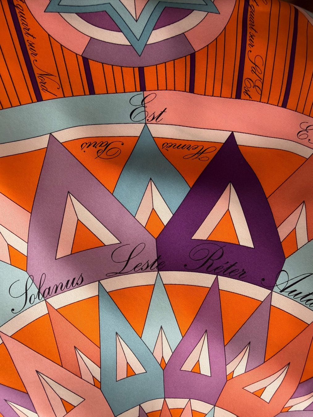 Hermès Foulards, Tücher & Schals: Hermes silk scarf – Neu (gemäss Beschreibung) aus Zürich von shrutipatel 2