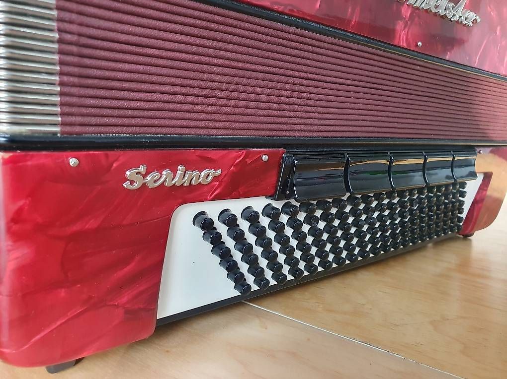Strumenti musicali: Akkordeon Weltmeister Serino – Usato da Herisau venduto da Cisha2