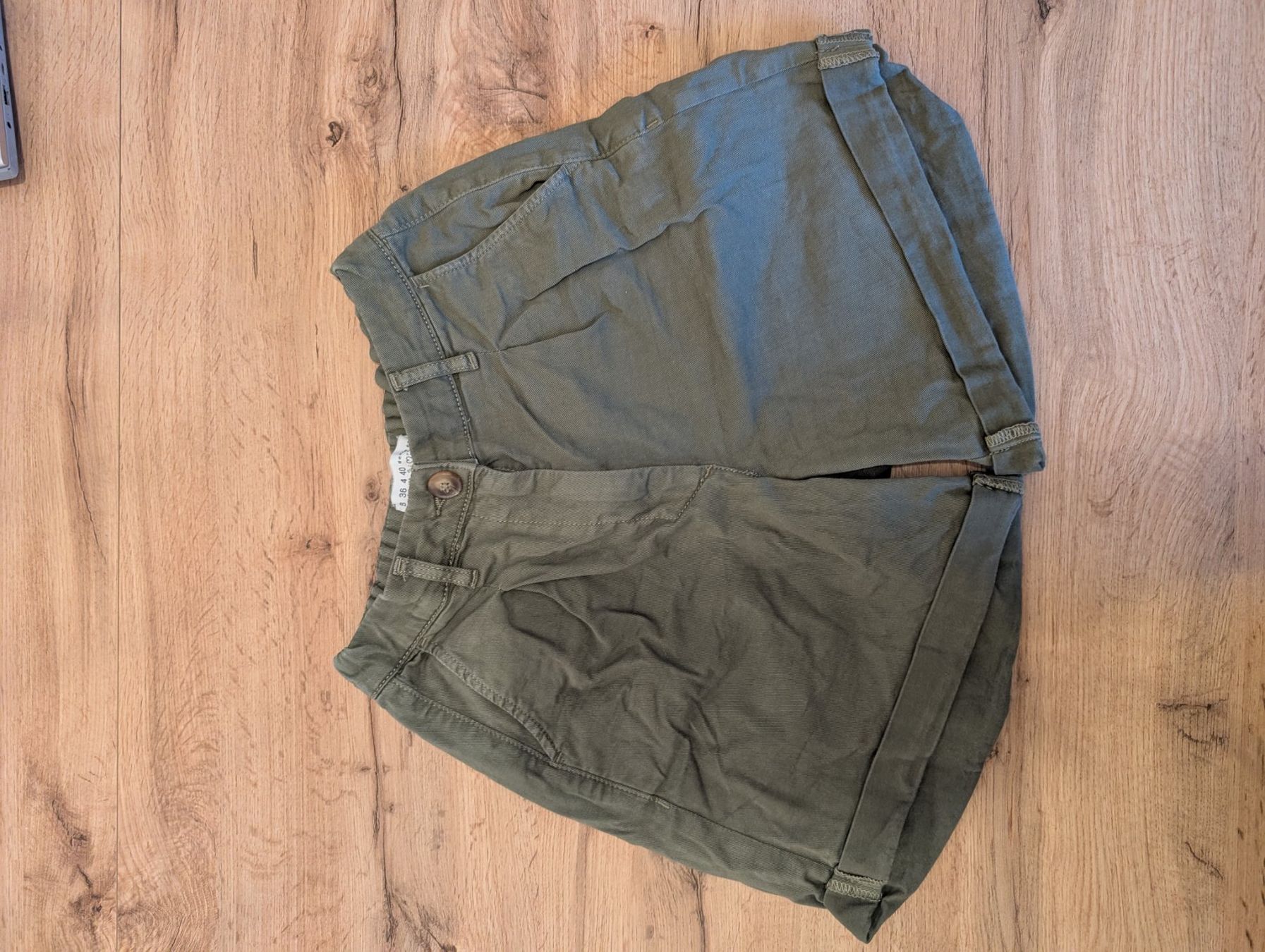 Pantaloni: Short kaki – Usato da Fully venduto da Pelouche