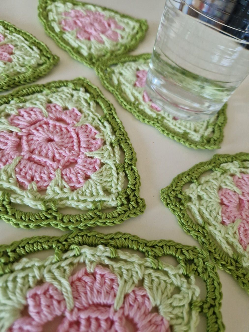 Alle Dekorationen: 6 gehäkelte Untersetzer, Coaster Blume 'Spring' Handmade – Neu (gemäss Beschreibung) aus Neuhausen am Rheinfall von Alchimista 3
