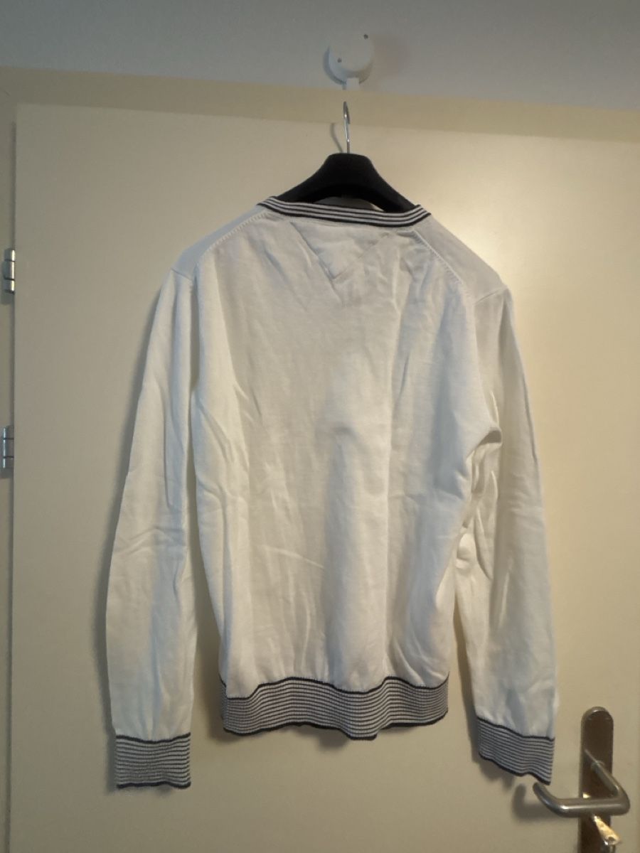 Tommy Hilfiger Maglioni & Felpe: Tommy Hilfiger Herren Pullo  V-Ausschnitt Grösse L Weiss – Usato da Wallisellen venduto da ASZT 2