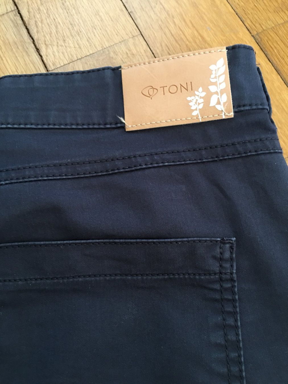 Toni Pantaloni: Neuwertige dunkelblaue Hose Gr.42 – Nuovo (secondo la descrizione) da Eich venduto da Jokove63 2