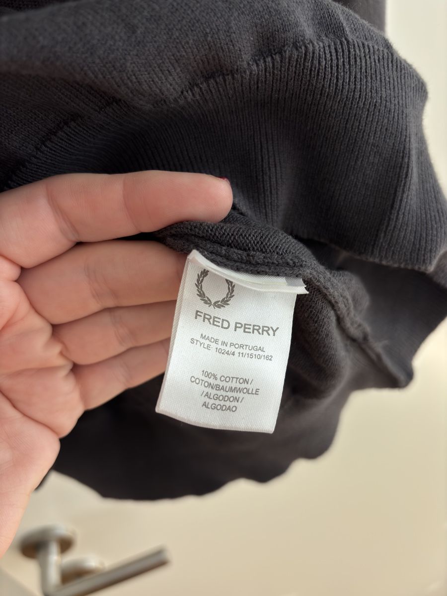 Fred Perry Maglioni & Felpe: Herren Pullover Fred Perry V-Ausschnitt grau Grösse XL – Usato da Luzern venduto da isabelverkauftsachen 2