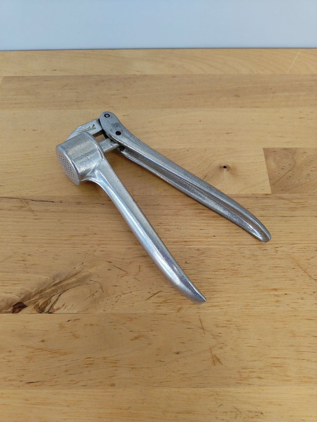 Appareils de cuisine: Knoblauchpresse retro Swissmade – D'occasion à Emmenbrücke par BlSi