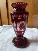 Vintage geätzte Glas Vase rubinrot - böhmisch Boho Egermann?