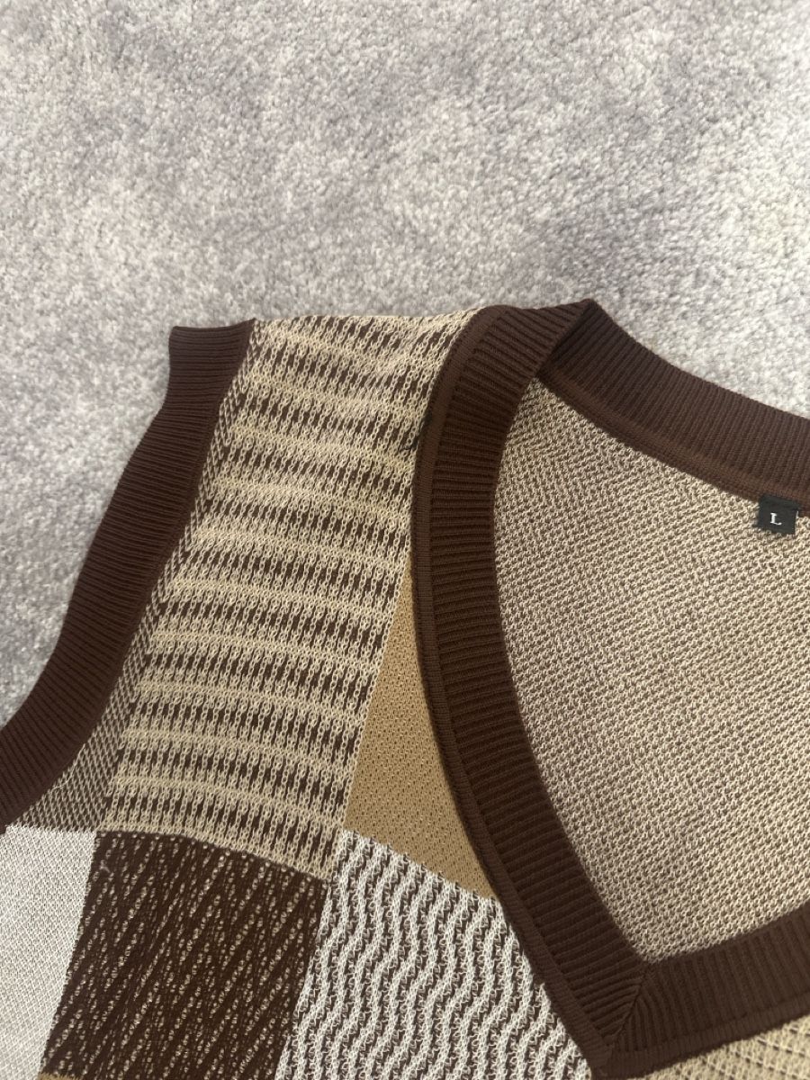 Gilets & Westen: Trendiger Strick-Pullunder im Patchwork-Stil, Grösse L – Neu (gemäss Beschreibung) aus Solothurn von Ib1a 2