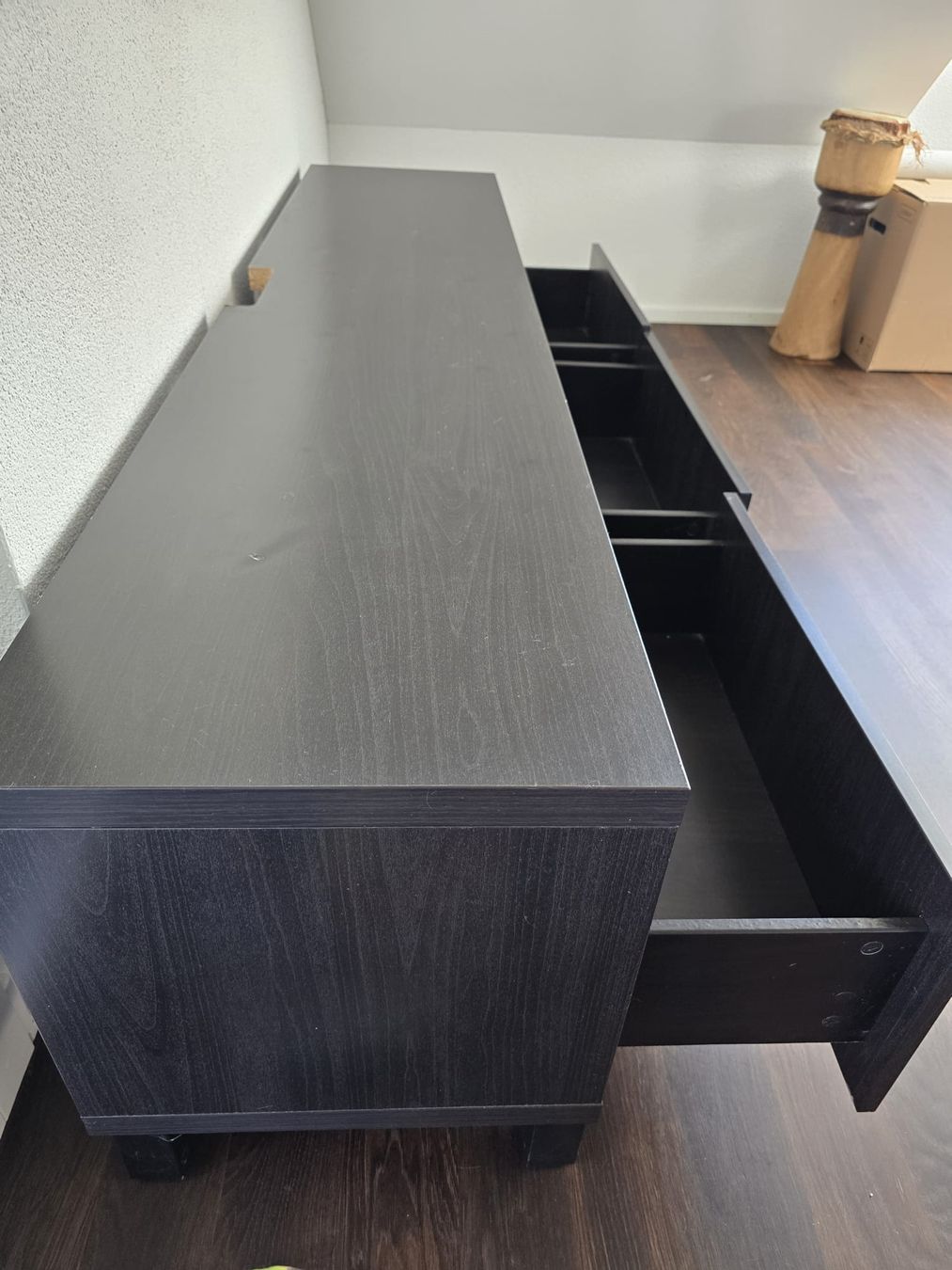 Ikea TV Möbel: TV-Möbel, Schwarzbraun, Stilvoll, Modern – Gebraucht aus Volketswil von Crystallize 2