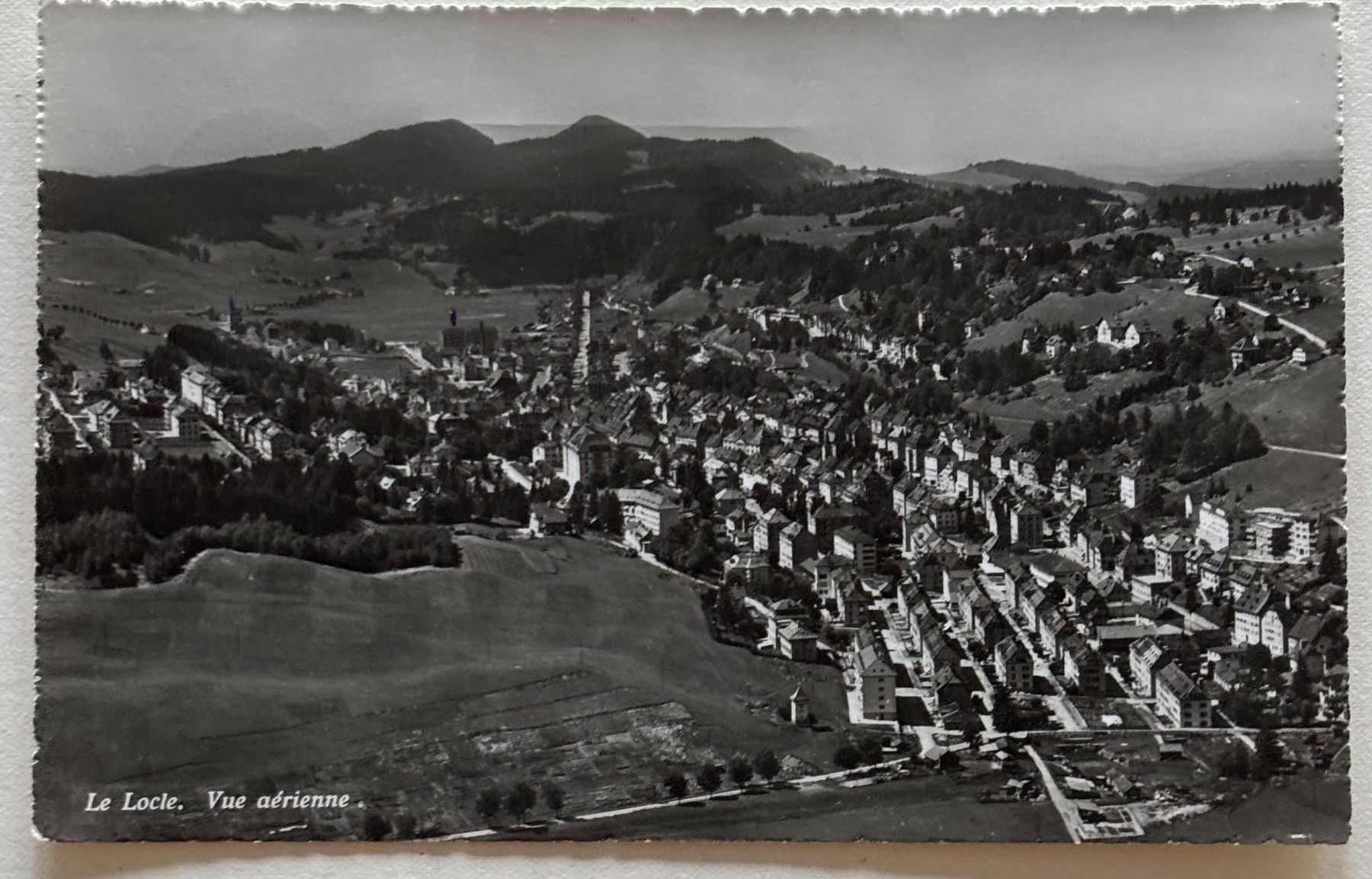 Ansichtskarten: Le Locle, Vue aérienne – Gebraucht aus Frauenfeld von Merk52