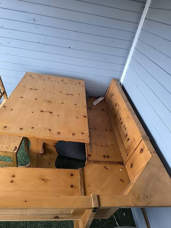 Tables: Holztisch mit Eckbank – D'occasion à Hallwil par chnusber 1