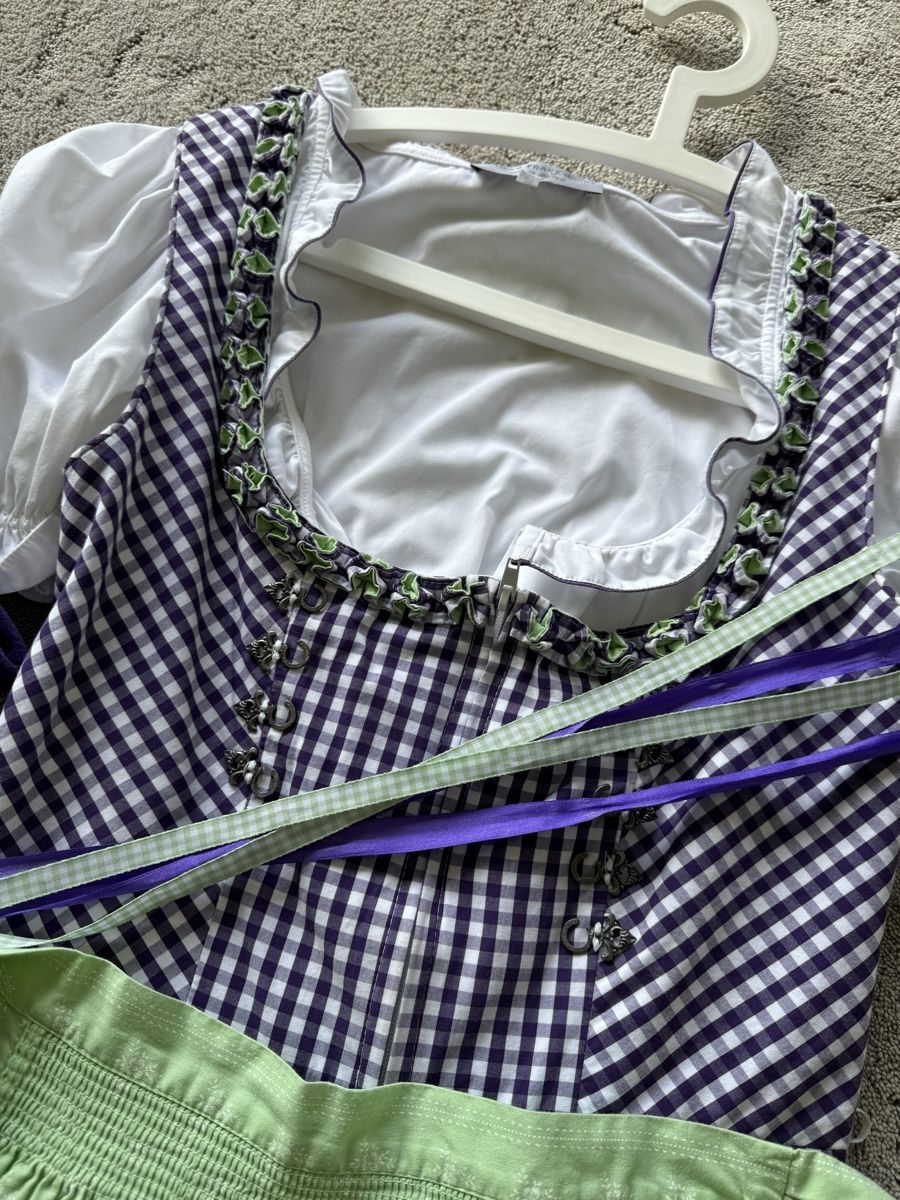 Lots de vêtements: Dirndl Grösse 36 – D'occasion à Uetikon am See par Scuderiatom 1