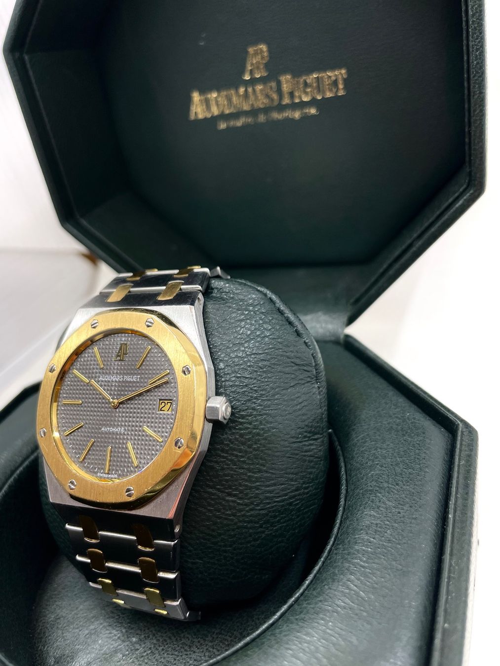 Audemars Piguet Orologi: Audemars Piguet Royal Oak Jumbo – Usato da Zürich venduto da Centralwatches 3