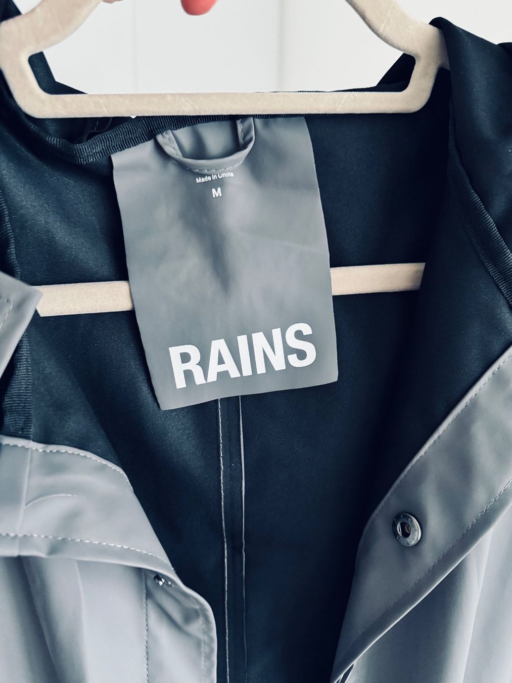 Rains Giacche: RAINS Regenjacke Grau Grösse M – Usato da Ennetbaden venduto da DanielCPH 3