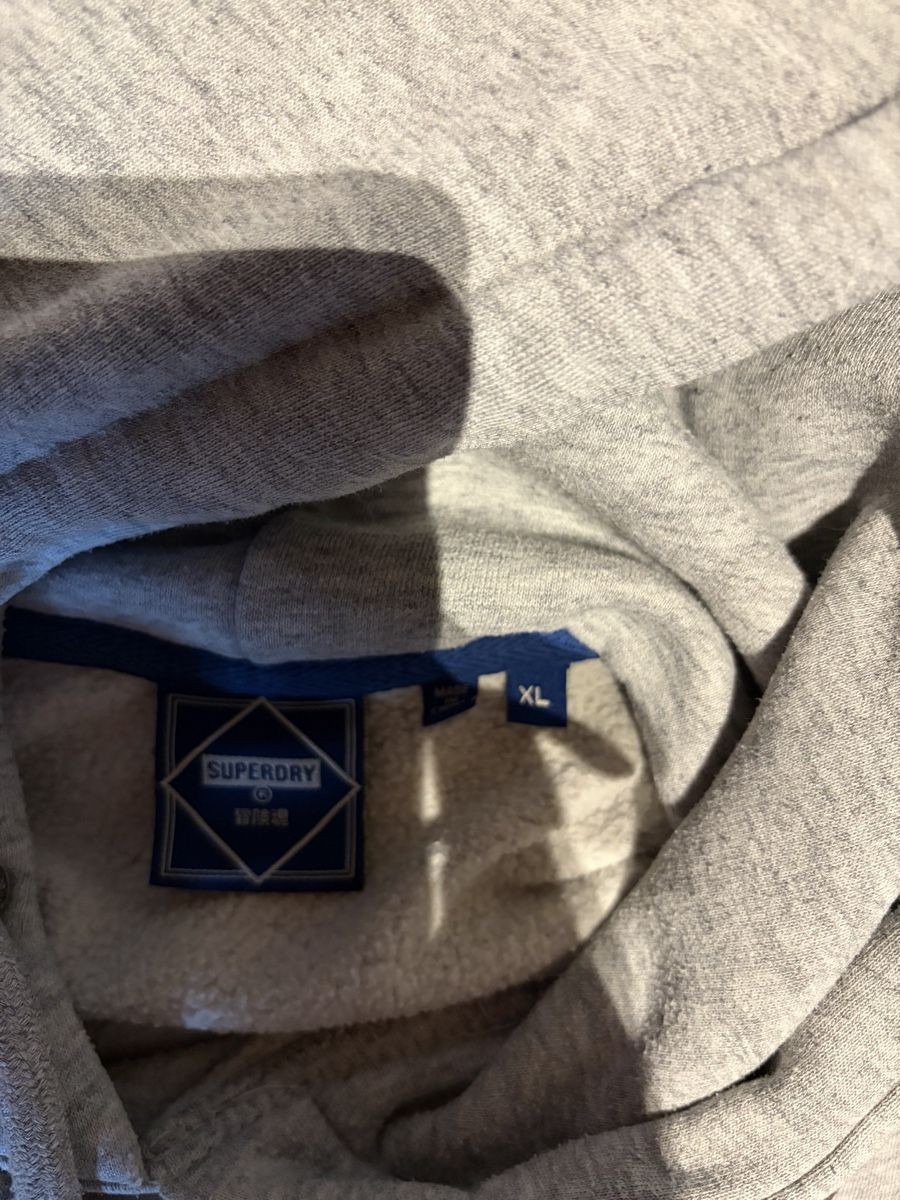 Maglioni & Felpe: Superdry Kapuzenpulli – Usato da Grünenmatt venduto da Hexenzauber 2