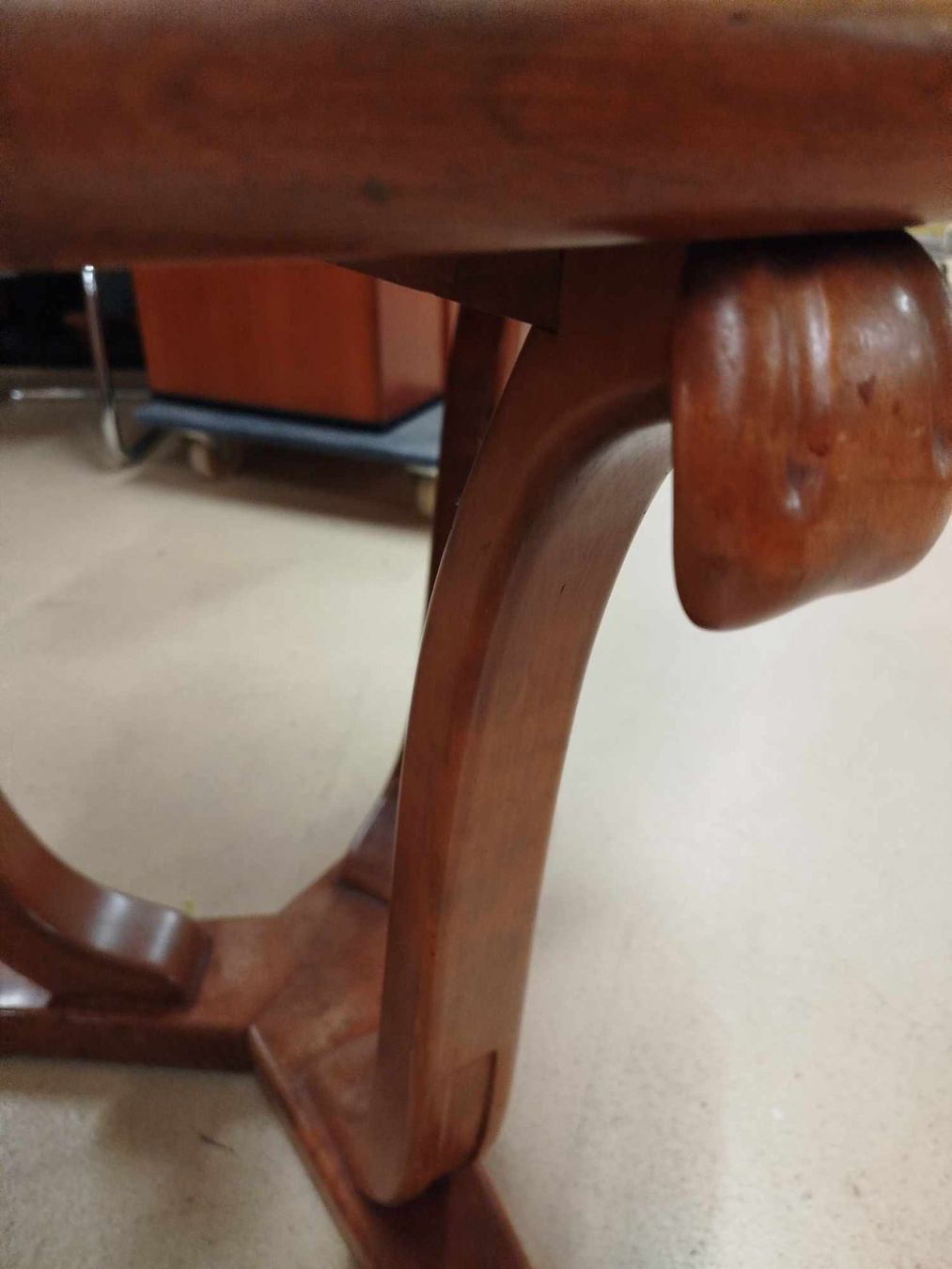 Tische: Vintage art deco  table circulaire – Gebraucht aus La Chaux-de-Fonds von Emmaus2300CDF 4