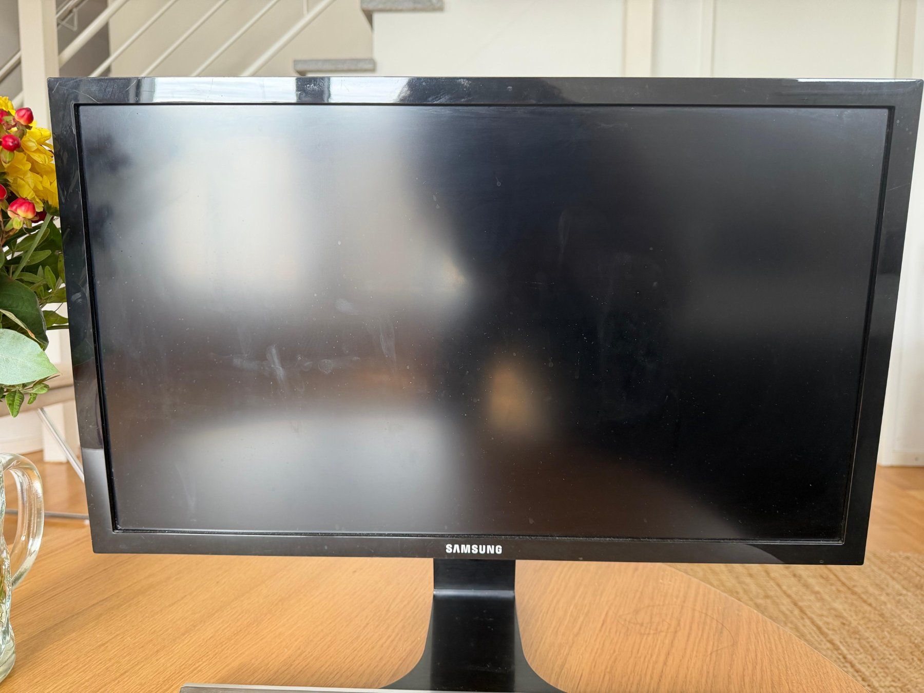Monitor: Monitor Samsung U24E590D – Usato da Zürich venduto da cla_2sqf 3