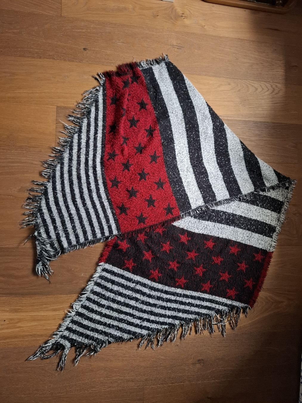 Foulards, Tücher & Schals: grosser warmer Schal – Gebraucht aus Biel-Benken BL von lki_gn82