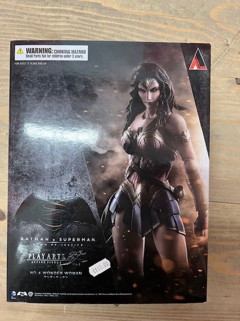 Figuren: Play Arts Kai Wonder Woman – Neu und originalverpackt aus Vuadens von Chouchoujapan