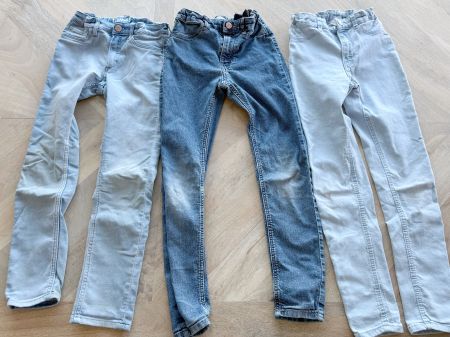 3 Mädchen Jeans mit Gebrauchsspuren zum Austragen 128 & 134