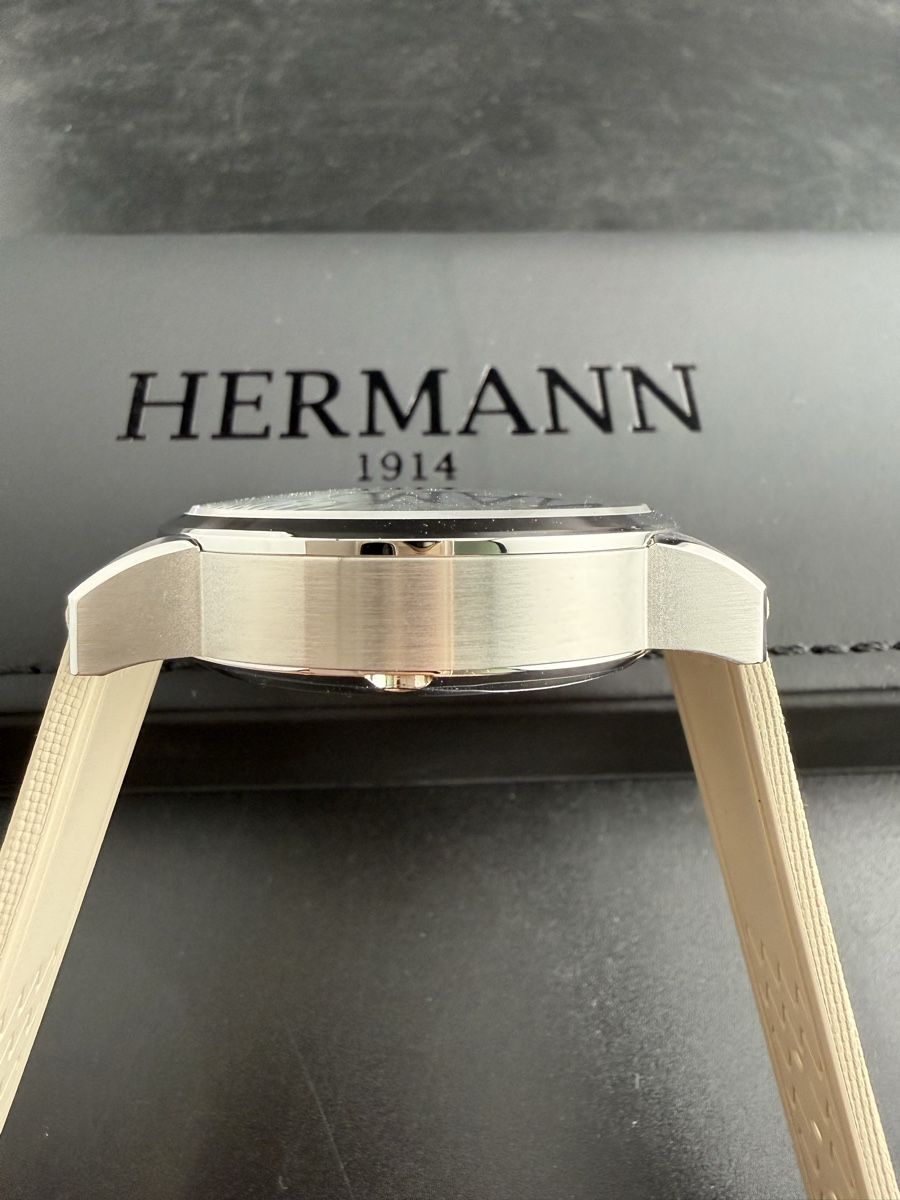 Hermann Genève Orologi: Hermann Genève Blue Automatic Swiss Made Neuf Full Set – Nuovo e nell'imballaggio originale da Neuchâtel venduto da TopChrono24 4