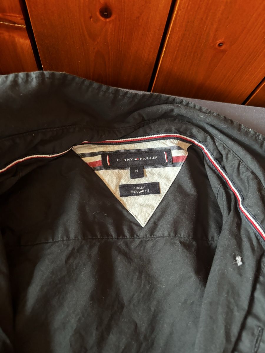 Tommy Hilfiger Camicie: Chemise noir Tommy Hilfiger – Usato da Neuchâtel venduto da ase_qrc7 1