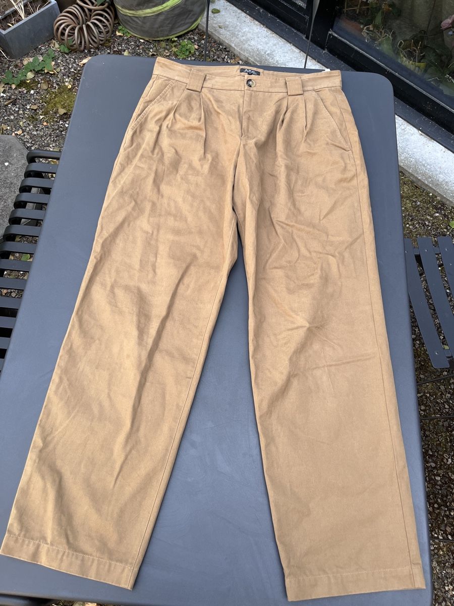 Apc Pantalons: A.P.C. Trousers Beige Size 52 used condition – D'occasion à Basel par ale_5cm8