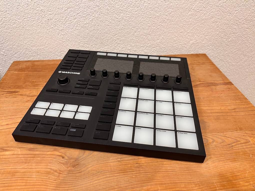 Musikinstrumente: Native Instruments Maschine Mk3 - Pad-Controller und Sampler – Gebraucht aus Lausen von chris_clock44