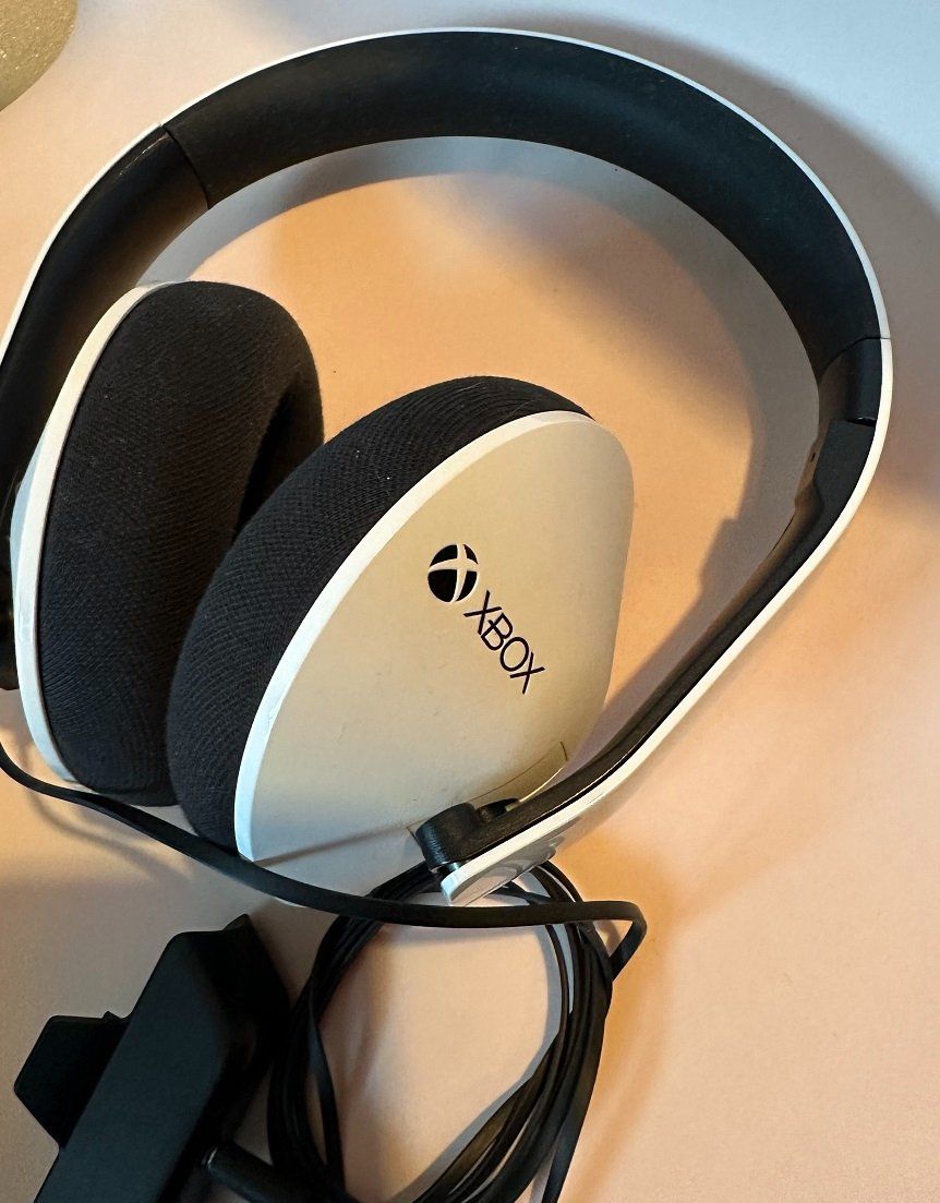 Microsoft Konsolen: XBOX ONE HEADSET KOPFHÖRER ORGIENAL – Gebraucht aus Nidau von EXP40 1