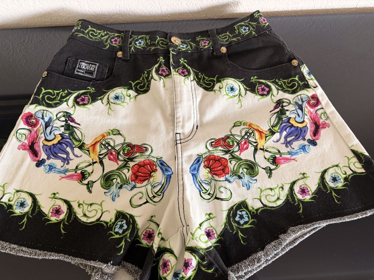 Versace Jeans: Versace Jeans Couture Summer Shorts Size 30 – Gebraucht aus Zürich von Vikkinikki