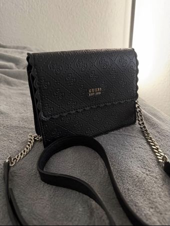 Sac bandoulière Guess noir bon état