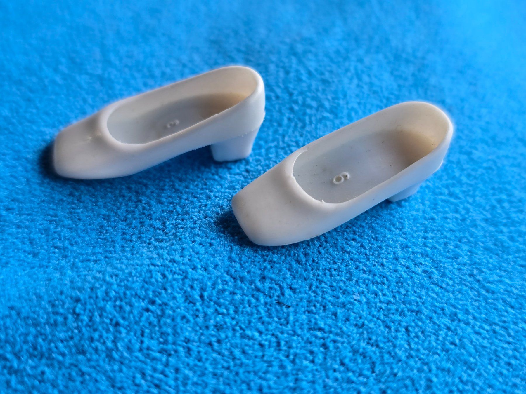 Bambole: Chaussures poupée Barbie blanches  KOREA – Usato da versoix venduto da moonkey02