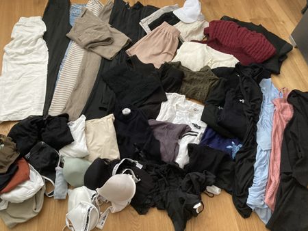 Sehr grosses Mädchenkleiderpaket in der Gr. S-M