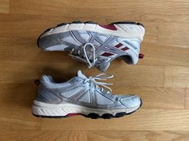 Asics Schuhe Gr. 42