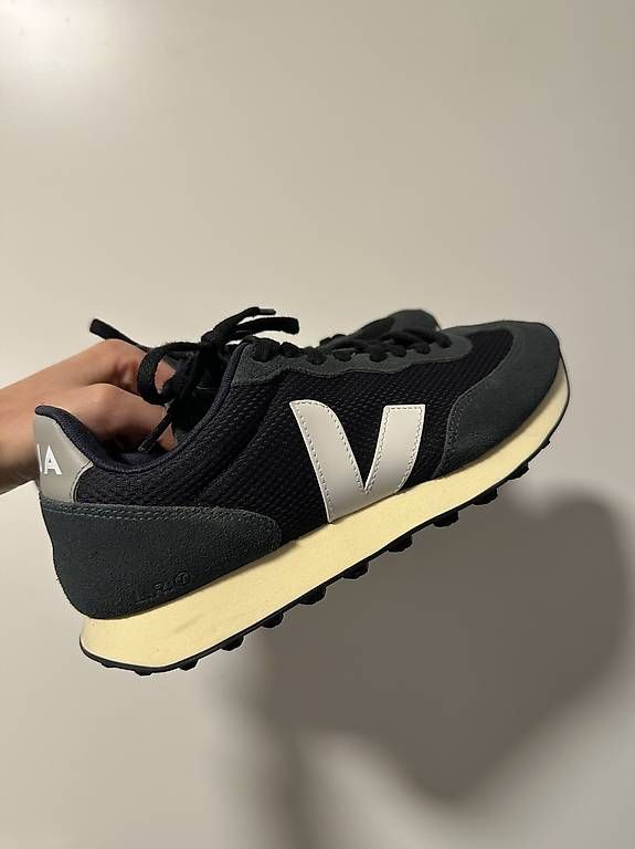 Veja Scarpe da uomo: Veja Schuhe – Usato da Basel venduto da AnDeg 1