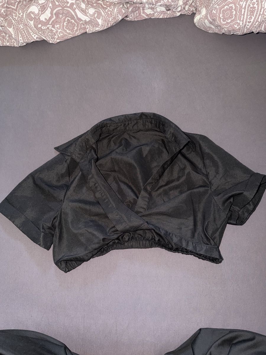 Shein Camicette: Schwarze Bluse, Kurzarm, Sommer Kollektion – Usato da Zürich venduto da cor_ld9y 1