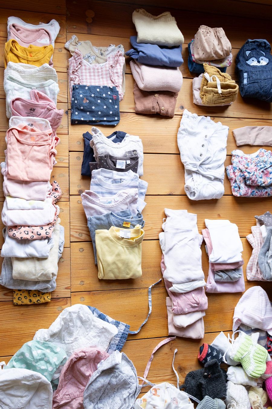 Lotti & Set di vestiti: Schönes Kleiderpaket bis 68 – Usato da Ennetbürgen venduto da JWBT 2