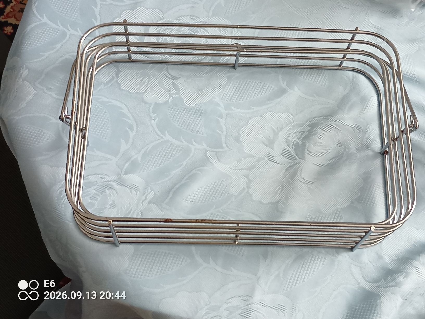 Schalen: Metallgestell mit Schale – Gebraucht aus Zürich von Mitzi6 4