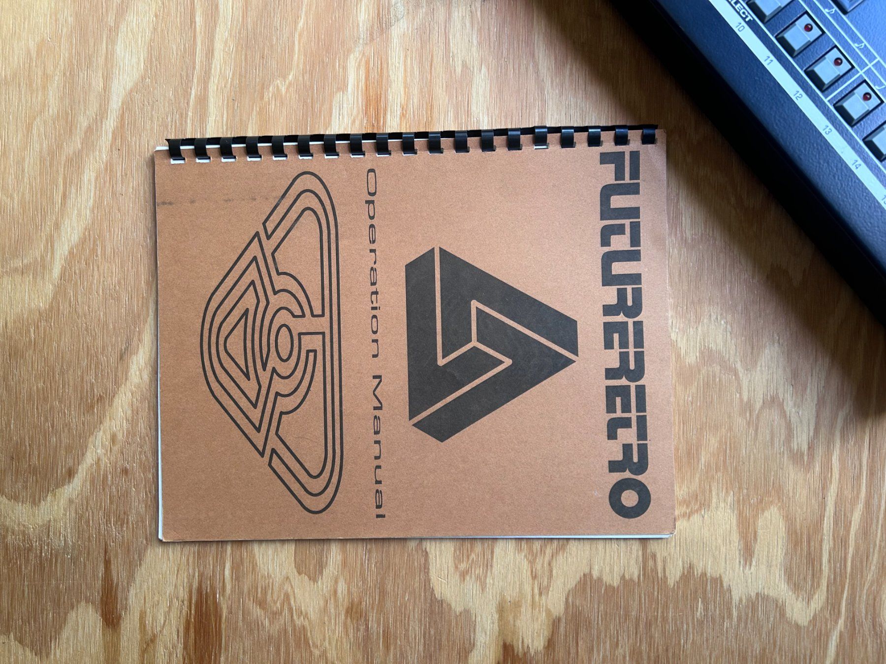 Strumenti musicali: Future Retro 777 Original 2000 Version 1A Zustand Erstbesitz – Usato da Bäretswil venduto da franfeli 5