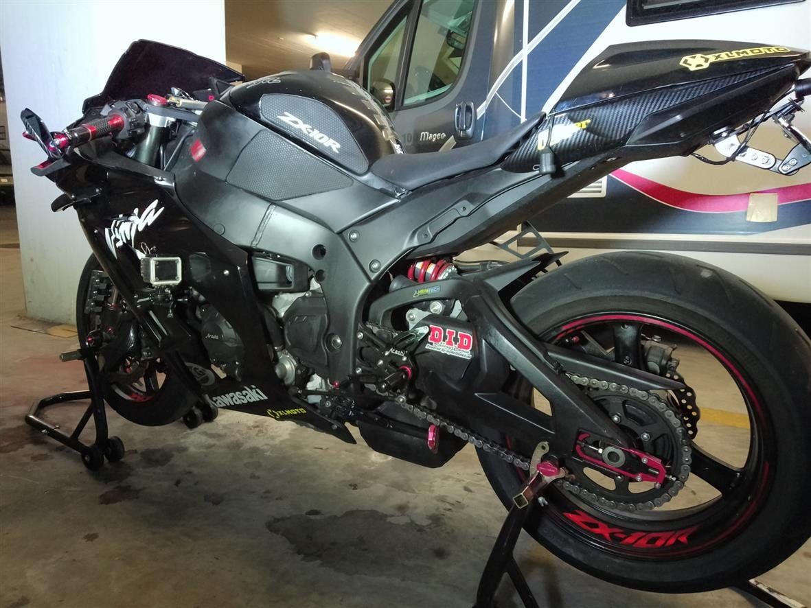 Kawasaki Strada: Kawasaki ZX10R ABS – Usato da Mägenwil venduto da panthera57 1