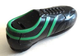 altes Sammler-Gas-Feuerzeug, Sportschuh