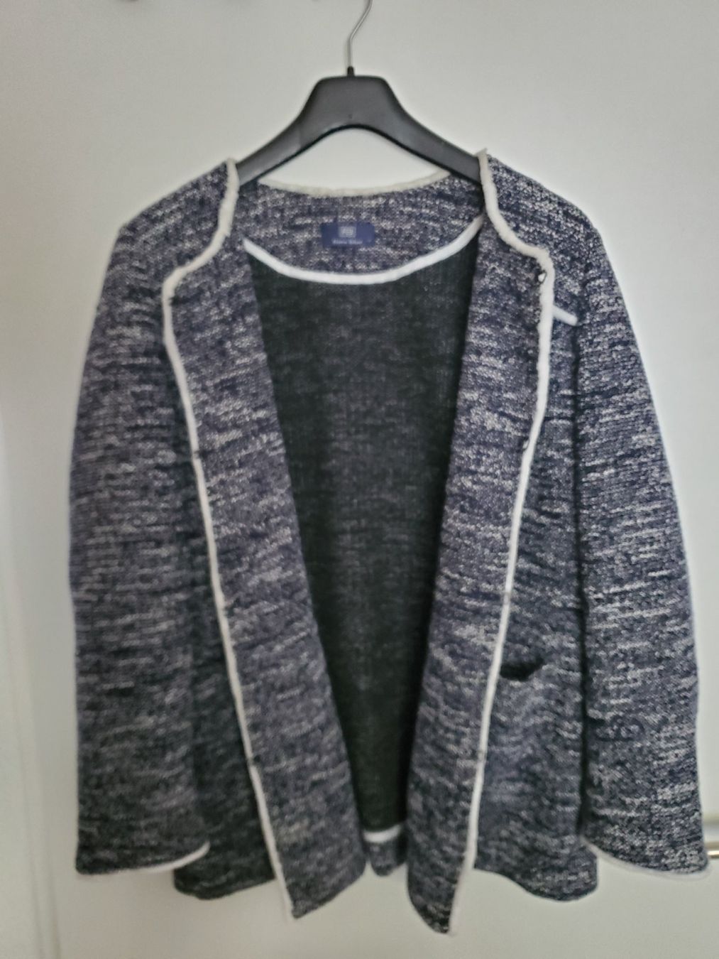 Giacche: Fiora Blue Cardigan mit Taschen – Usato da Winkel venduto da Shereina 1