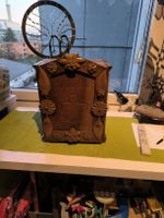 Antiker Wandschrank "Gott ist dir Lieb" Holz geschnitzt