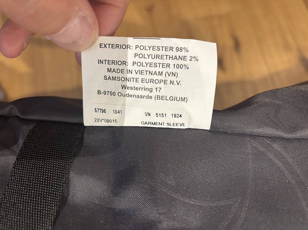 Borse: Samsonite Garment Bag Kleidertasche Respark – Usato da Appenzell venduto da zueri_appenzell 1