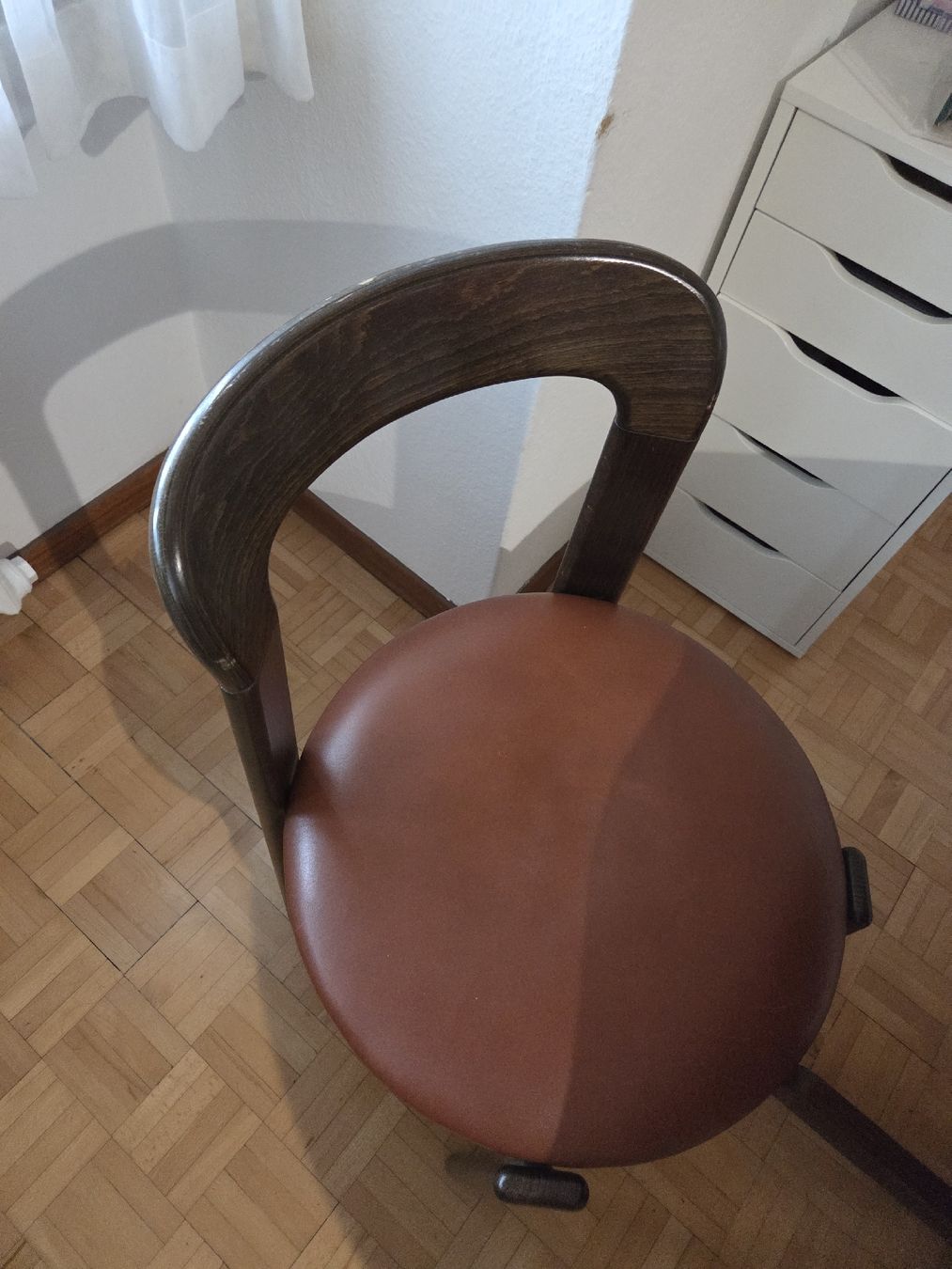 Set di tavolo e panche: Rund/Oval Tisch Vintage – Usato da Zürich venduto da MariaPu25 5
