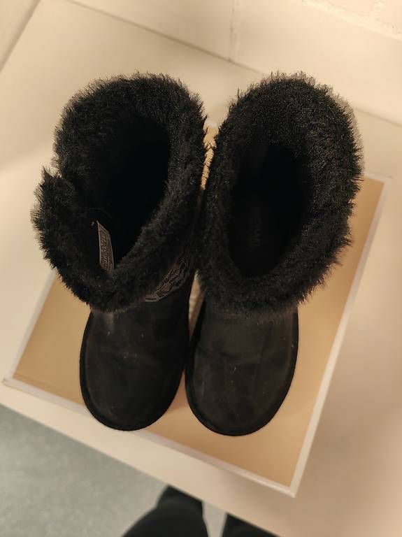 Michael Kors Chaussures filles: Michael kors Winterstiefel – D'occasion à Veltheim AG par Di.N.C.G 1