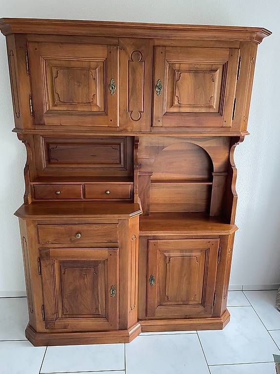 Credenze: Buffet 2-teilig, Massiv aus Nussbaum – Usato da Remetschwil venduto da markus0505