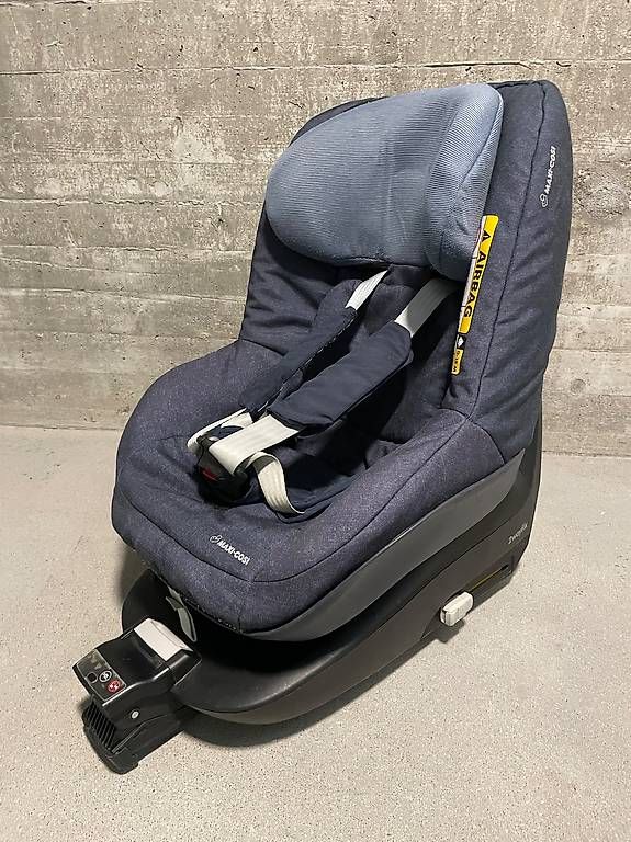 Seggiolini per auto: MAXI-COSI Station 2wayFix inkl. Schalensitz – Usato da Kleinbösingen venduto da gnomus