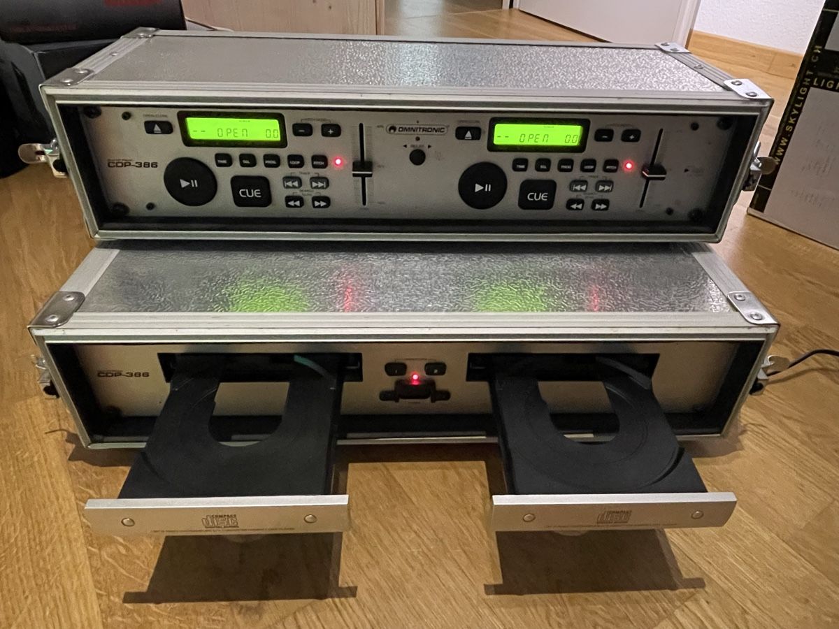 Lettore multimediale & Streamer: Omnitronic CDP-386 Doppel CD Player im Flightcase, – Usato da Kriens venduto da horse_adi 1