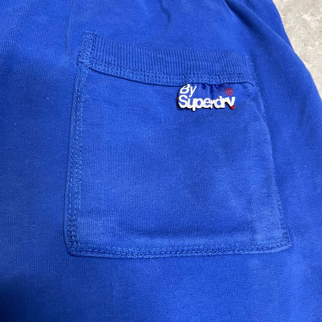 Superdry Pantaloni: Superdry Track & Field Shorts Blau Gr. M Jogging Freizeit – Usato da Bubikon venduto da SwissSecondLife 5