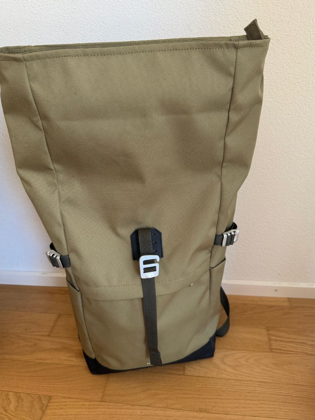 Sandqvist Zaini: Sandqvist Backpack Roll Top Icon Khaki New Condition – Nuovo (secondo la descrizione) da Zürich venduto da Lili.bp 3
